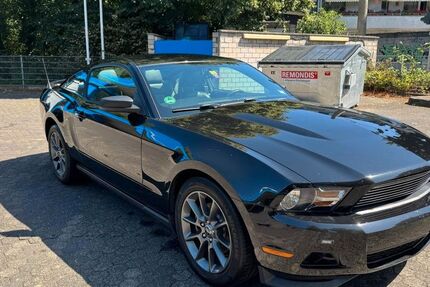 Ford Mustang 228.000 km 13.900 &euro; Köln 50737