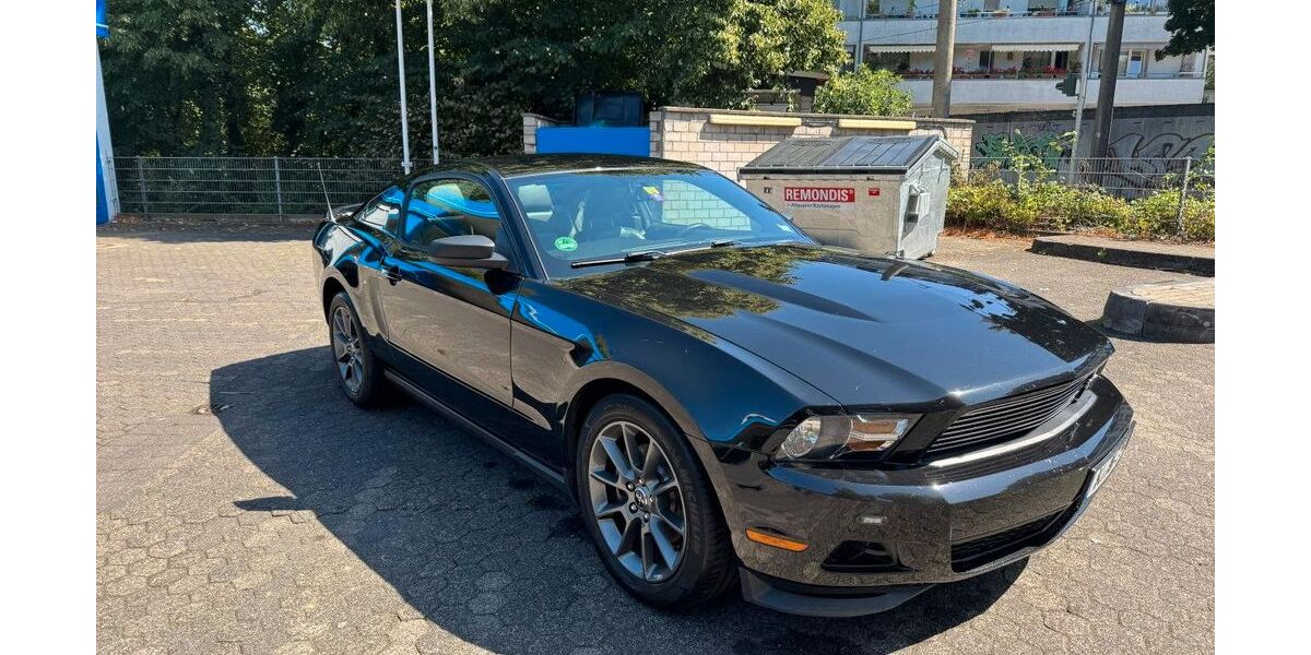 Ford Mustang 228.000 km 13.900 &euro; Köln 50737