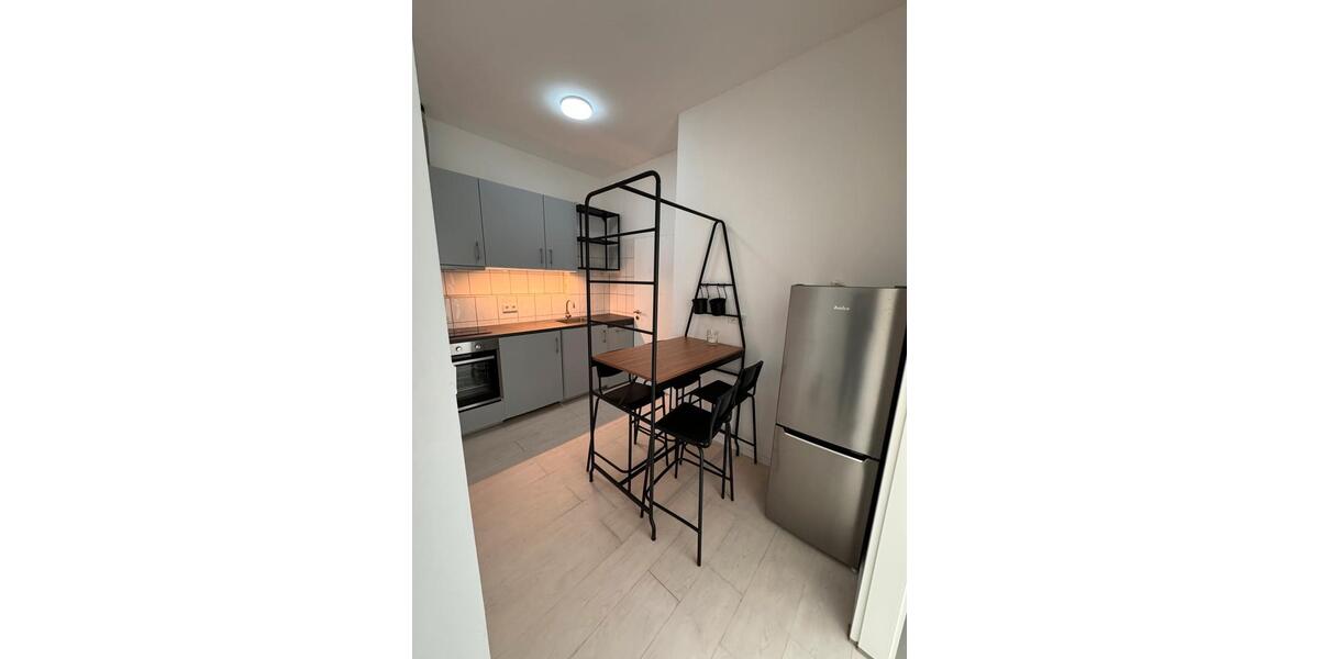 Etagenwohnung Köln Ehrenfeld - 17 Zimmer, 28 m&sup2;, 790&euro; | Angebot:26439659