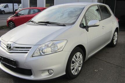 Toyota Auris 148.200 km 5.990 € Köln 51105
