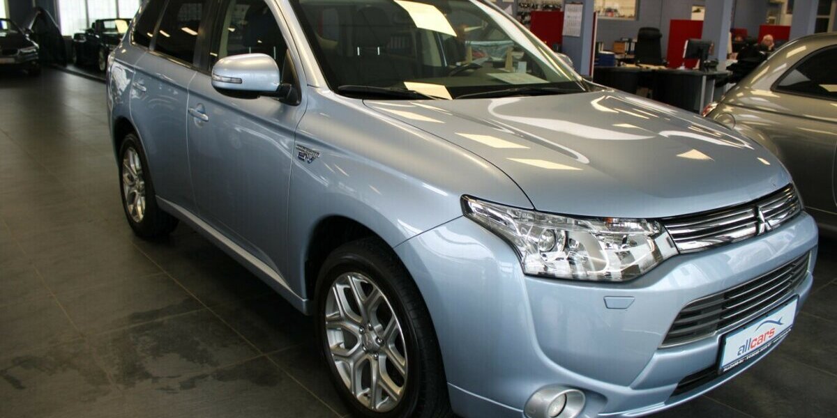 Mitsubishi Outlander 2.0 4WD Plug-In Hybrid Top 112.810 km 12.980 &euro; Euskirchen 53881