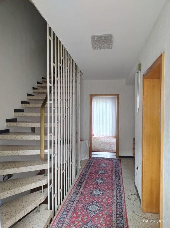 Gute Gelegneheit Großzügig geschnittenes Reihenendhaus mit Balkon, schönem Garten und Garage 6 zimmer