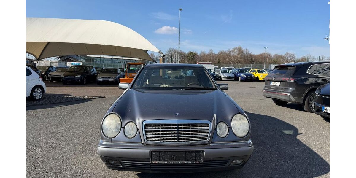 Mercedes-Benz E 280 146.318 km 1.990 &euro; Vettelschoss 53560