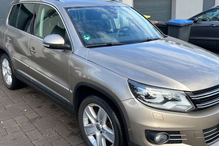 VW Tiguan 97.000 km 11.900 € Bad Breisig 53498