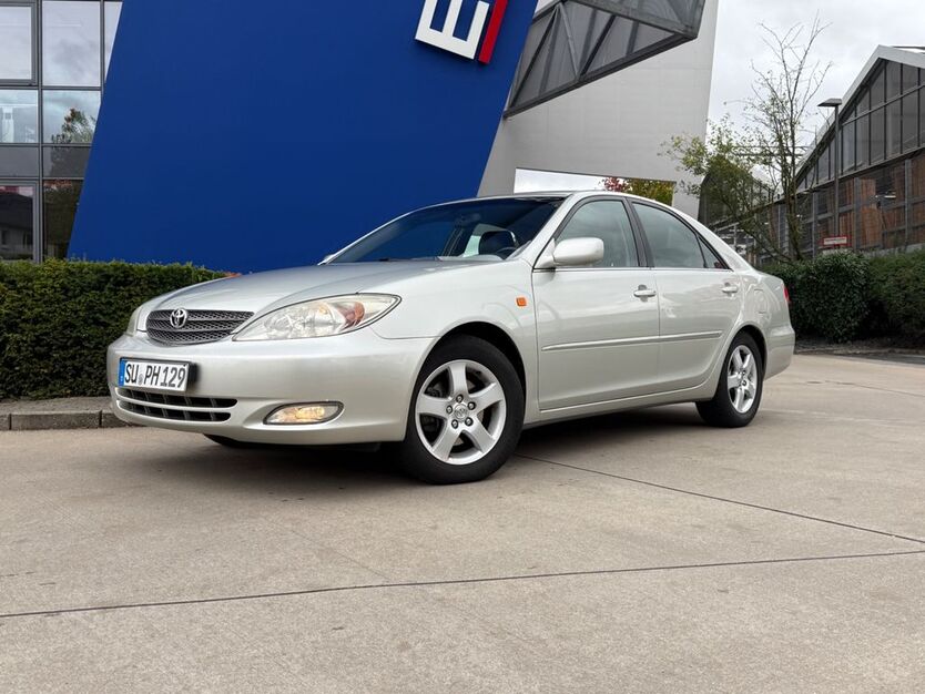 Toyota Camry 175.000 km 4.799 € Köln 50939