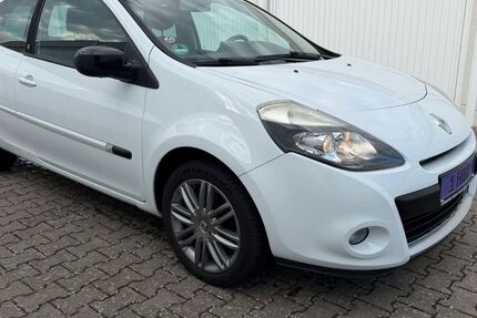Renault Clio 128.800 km 4.900 &euro; Bornheim 53332
