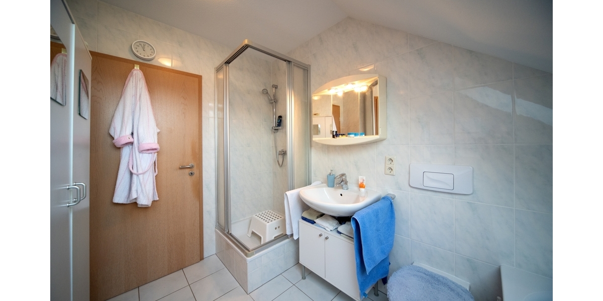 Charmantes Zweifamilienhaus mit gepflegtem Garten – Viel Platz, ruhige Lage in idyllischer Waldnähe - Zweifamilienhaus Rheinbreitbach | Angebot:23660349