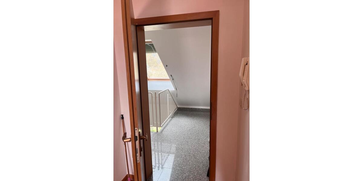 Dachgeschoßwohnung Troisdorf Bergheim - 2 Zimmer, 45 m&sup2;, 450&euro; | Angebot:25903117