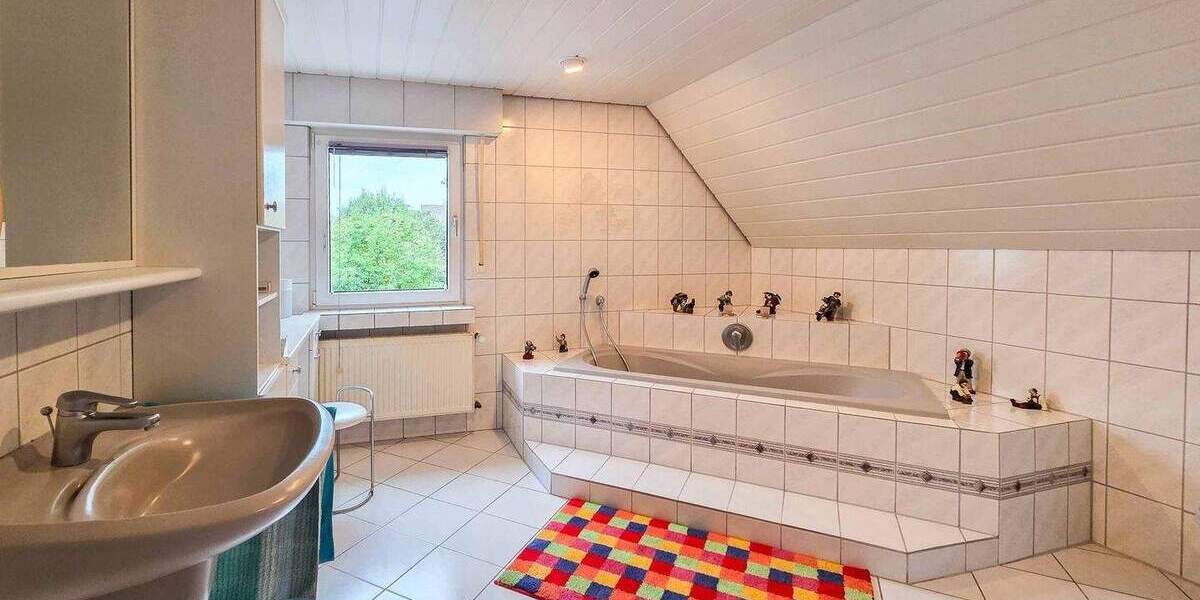 Mehrfamilienhaus, Wohnhaus Troisdorf Bergheim - 8 Zimmer, 204 m&sup2;, 449.000&euro; | Angebot:25654378