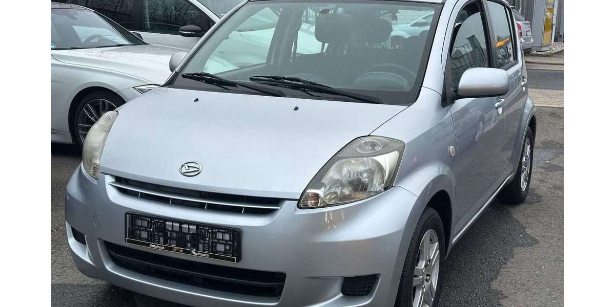 Daihatsu Sirion 93.400 km 3.200 &euro; Rheinbach 53359