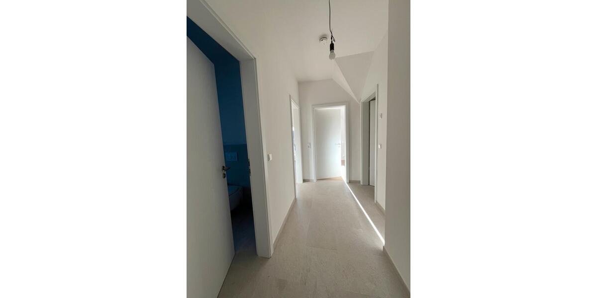 Dachgeschoßwohnung Siegburg - 3 Zimmer, 100 m&sup2;, 1.280&euro; | Angebot:25854384