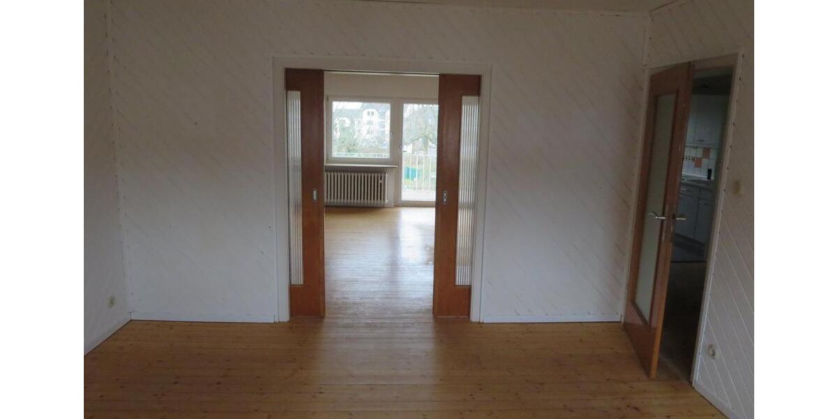 Dachgeschoßwohnung Siegburg - 3 Zimmer, 95 m&sup2;, 900&euro; | Angebot:26620071