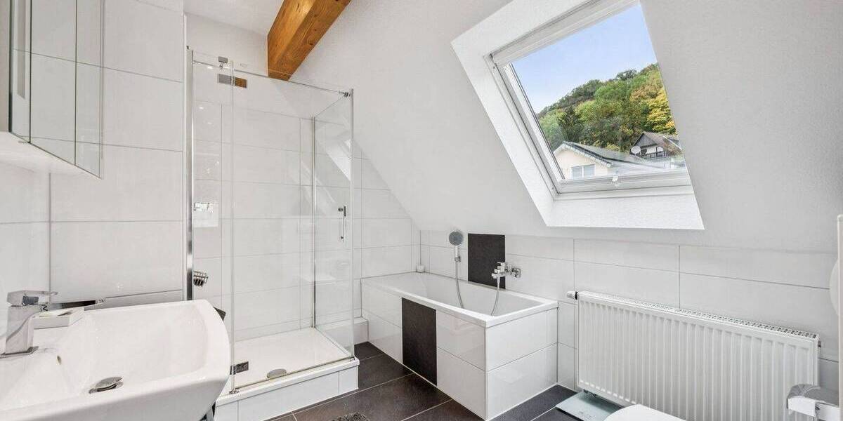 Einfamilienhaus Bonn Oberkassel - 6 Zimmer, 190 m&sup2;, 897.000&euro; | Angebot:25930102