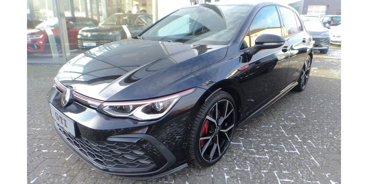 VW Golf 64.800 km 28.689 &euro; Königswinter 53639