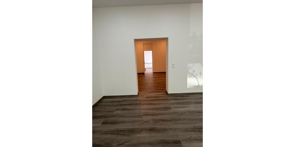 182qm2 vollsanierte Gewerbefläche Bonn-Plittersdorf zimmer