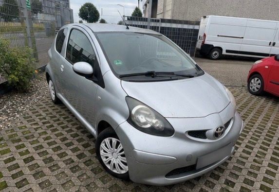 Toyota Aygo (X) 172.771 km 1.500 &euro; Köln 51145
