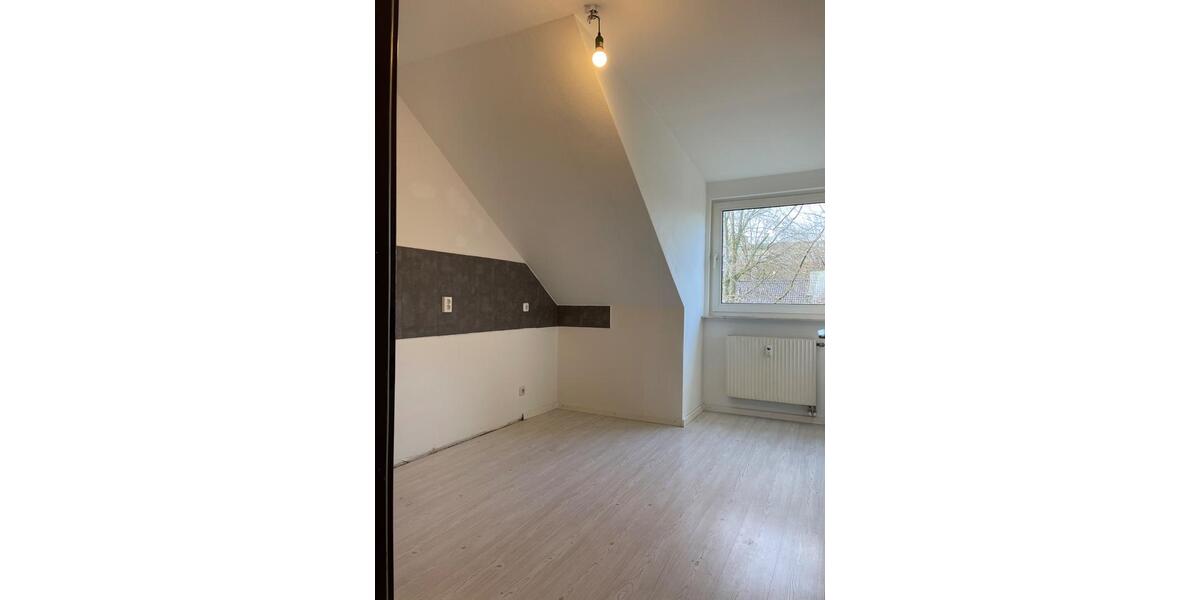 Dachgeschoßwohnung Köln Kalk - 1 Zimmer, 45 m&sup2;, 775&euro; | Angebot:24446259