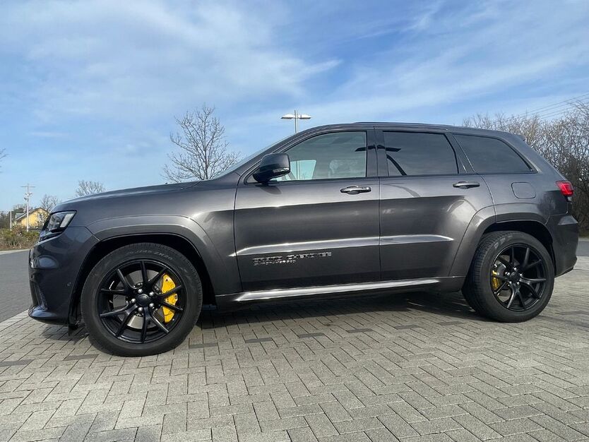 Jeep Grand Cherokee 28.800 km 85.900 € Köln 50672