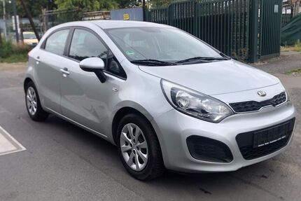 Kia Rio 151.000 km 2.400 € Köln 50739