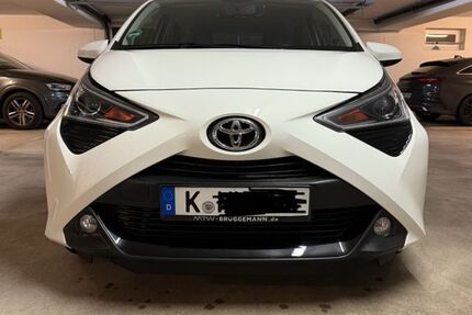 Toyota Aygo (X) 16.020 km 14.000 &euro; Köln 51147