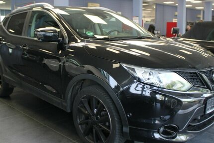 Nissan Qashqai 1.6 dCi Xtronic TEKNA - Pano - AHK - 108.138 km 15.980 € Euskirchen 53881