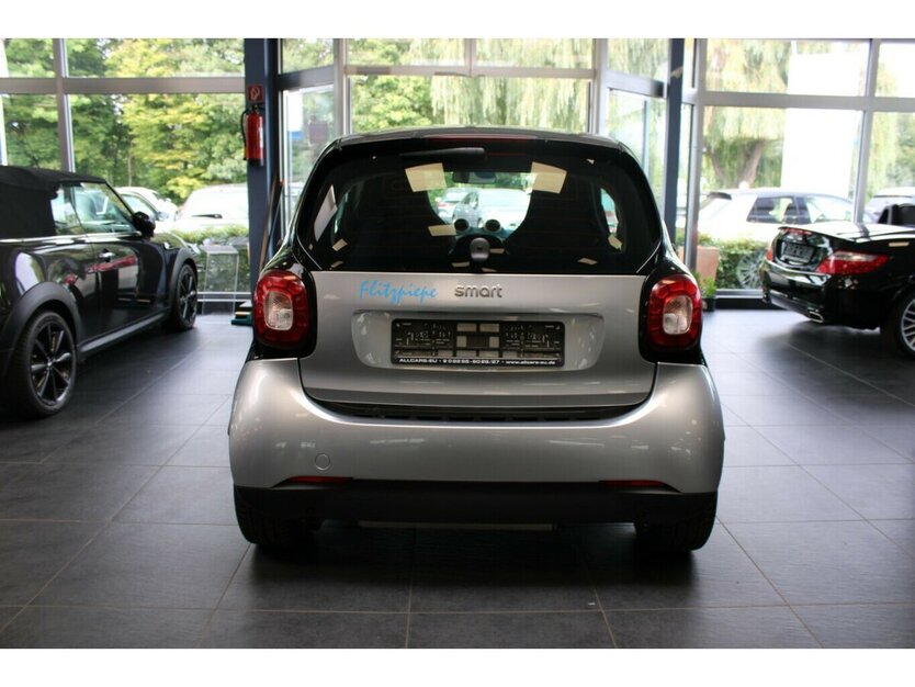 Smart ForTwo Coupe Proxy Panorama 73.447 km 7.980 € Euskirchen 53881