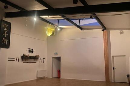 Räume für Seminare, Yoga, Meditation in Köln Zollstock zimmer