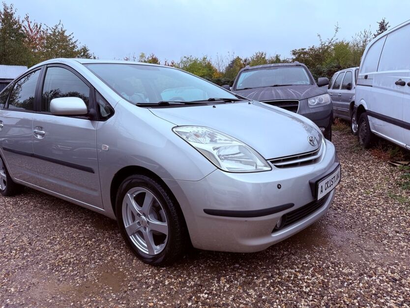 Toyota Prius 240.000 km 3.499 € Köln 51107