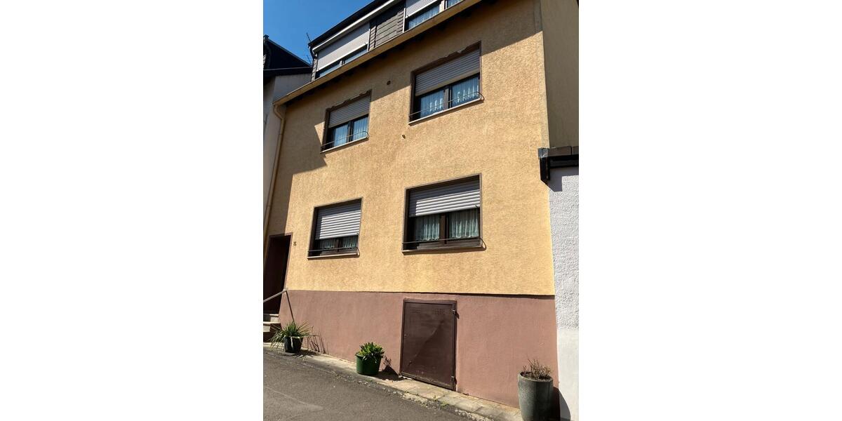 Reihenhaus Remagen - 6 Zimmer, 215 m&sup2;, 270.000&euro; | Angebot:27227804
