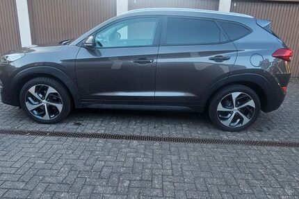 Hyundai TUCSON 122.000 km 16.000 &euro; Köln 50997