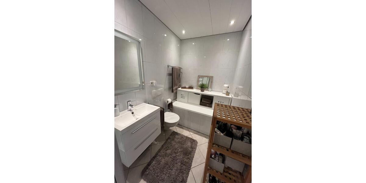 Dachgeschoßwohnung Hürth - 3 Zimmer, 73 m&sup2;, 305.000&euro; | Angebot:24553115