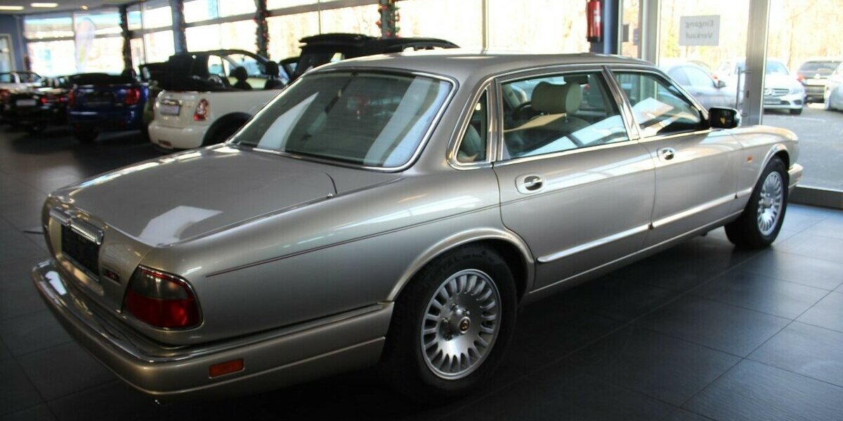 Jaguar XJ 4.0 Lang Automatik - Leder - Schiebedach - 119.865 km 16.980 &euro; Euskirchen 53881