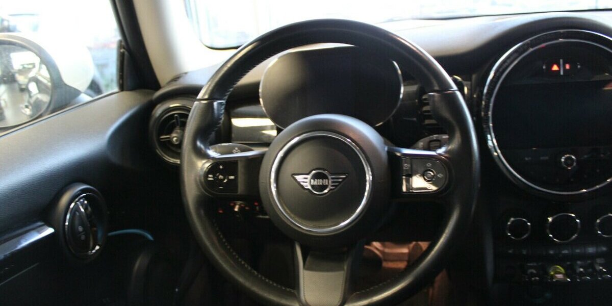 Mini Cooper SE Classic Trim 39.998 km 16.480 &euro; Euskirchen 53881