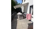 Freistehendes Einfamilienhaus mit großem Grundstück, 3 Garagen.