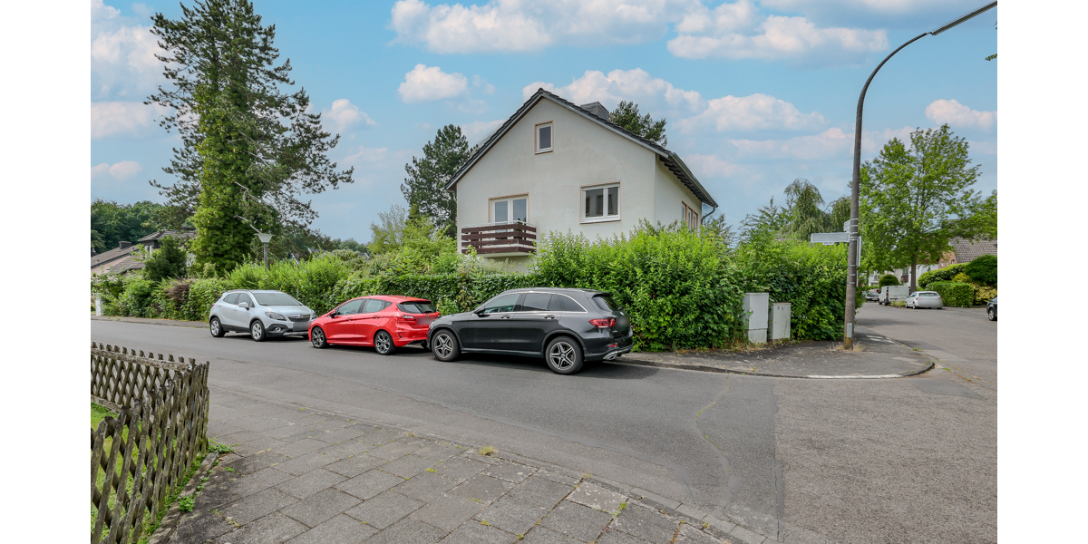 Einfamilienhaus mit Garten und angrenzendem Baugrundstück in Bonn-Niederholtorf - Einfamilienhaus Bonn / Niederholtorf Niederholtorf | Angebot:27119935