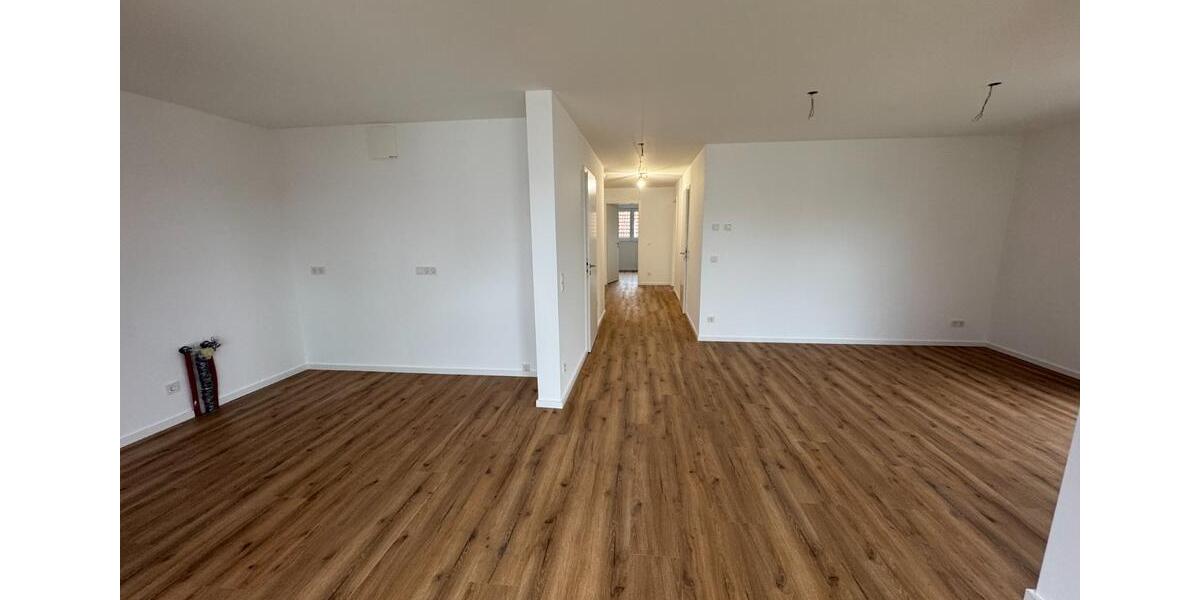 Etagenwohnung Neunkirchen-Seelscheid Seelscheid - 2 Zimmer, 100 m&sup2;, 1.350&euro; | Angebot:23845451