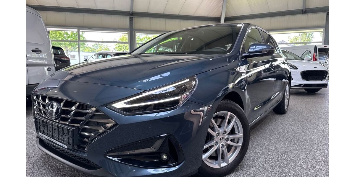 Hyundai i30 57.164 km 16.480 &euro; Troisdorf 53842