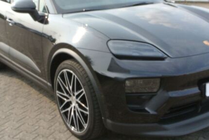 Porsche Macan 5.999 km 89.888 € Köln Lövenich 50859