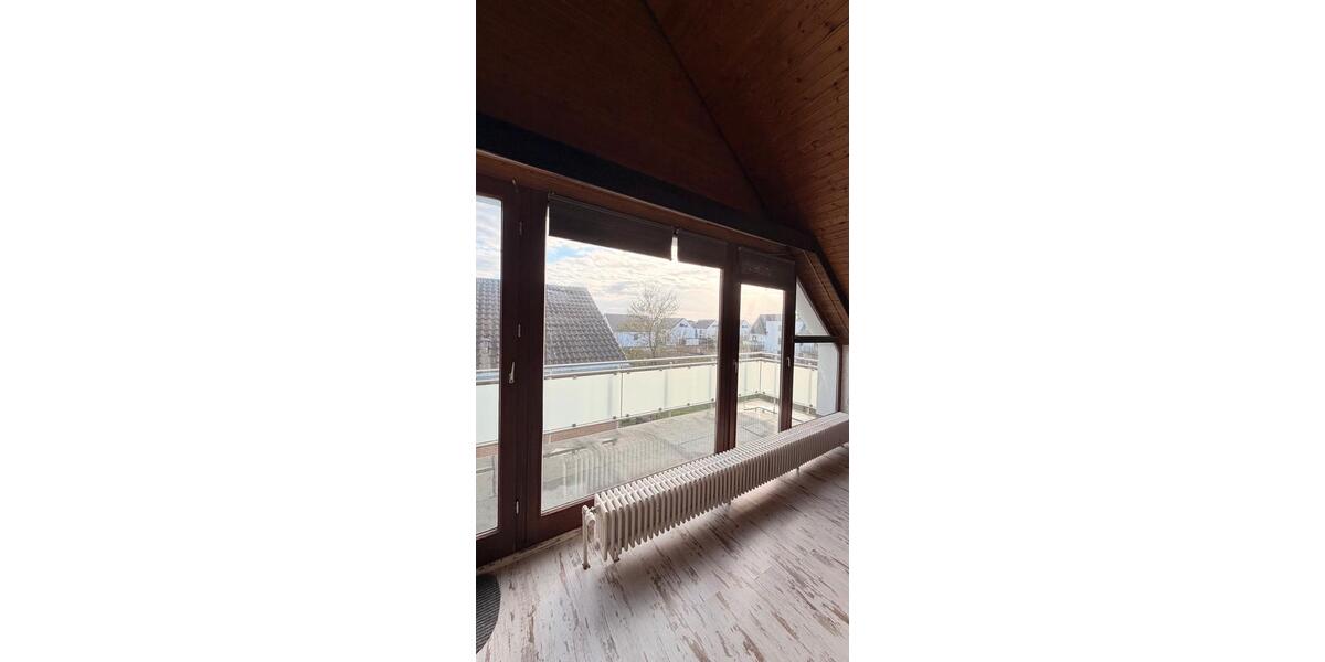 Dachgeschoßwohnung Troisdorf Bergheim - 4 Zimmer, 104 m&sup2;, 1.500&euro; | Angebot:25612942