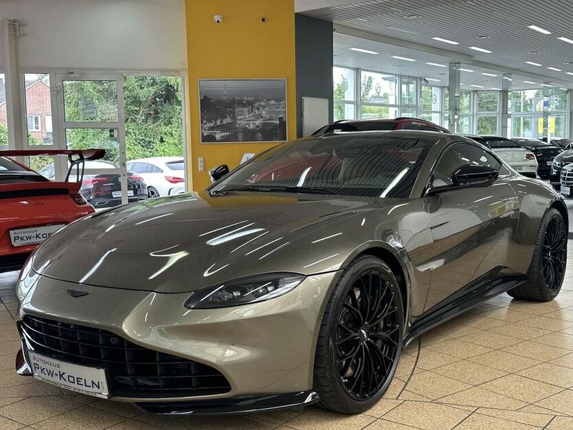 V8 Vantage