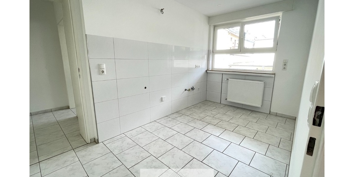 Zentrumsnaher Wohntraum: Frisch sanierte 3-Zimmer-Wohnung mit großem Balkon - Etagenwohnung Siegburg Zentrum | Angebot:26855170
