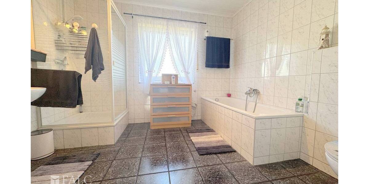 Etagenwohnung Ruppichteroth Schönenberg - 4 Zimmer, 134 m&sup2;, 339.000&euro; | Angebot:25739541