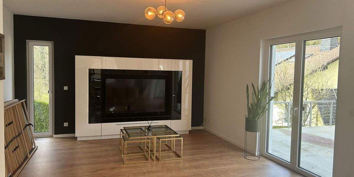 Einfamilienhaus Dattenberg Brochenbach - 7 Zimmer, 225 m&sup2;, 1.900&euro; | Angebot:25835493