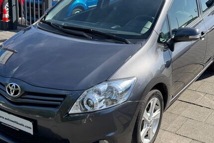 Toyota Auris 99.999 km 6.990 &euro; Köln 51065