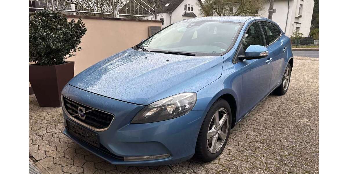 Volvo V40 185.000 km 7.890 &euro; Remagen-Rolandseck 53424
