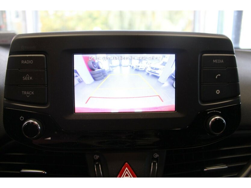 Hyundai i30 1.4 Trend 104.895 km 9.980 € Euskirchen 53881