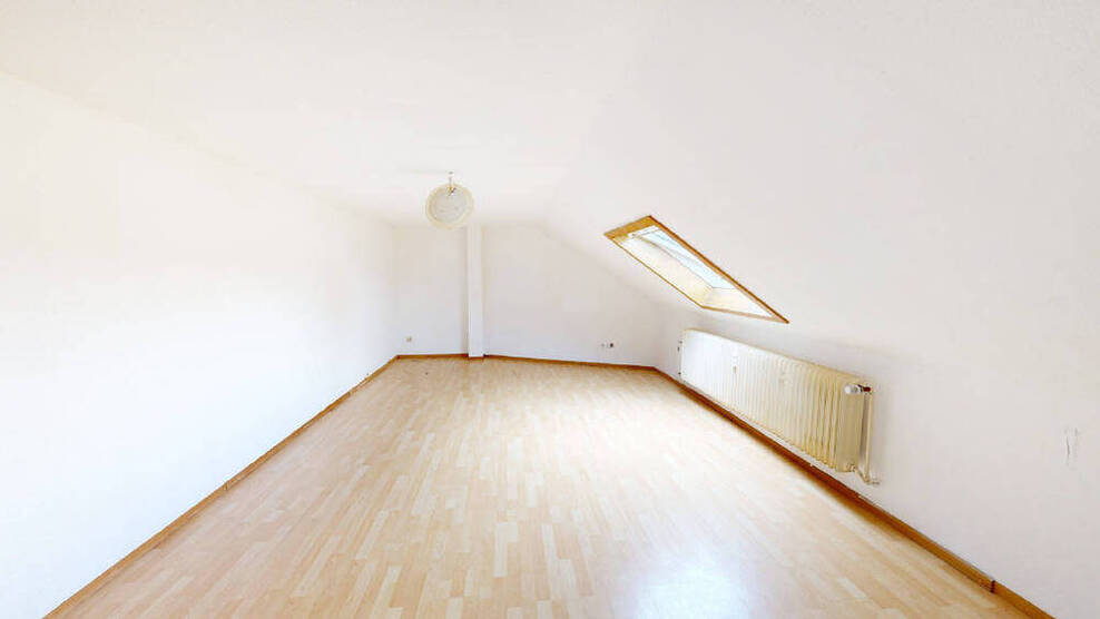 Köln! Doppelt profitieren! 3-Zimmer-Eigentumswohnung mit Sonnenterrasse und Stellplatz + separates Studio Apartment in ruhiger Lage! (LK 4880)