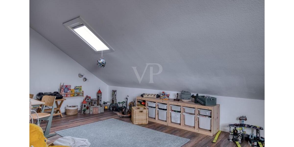 Dachgeschoßwohnung Lohmar - 3 Zimmer, 122 m&sup2;, 1.300&euro; | Angebot:25304414