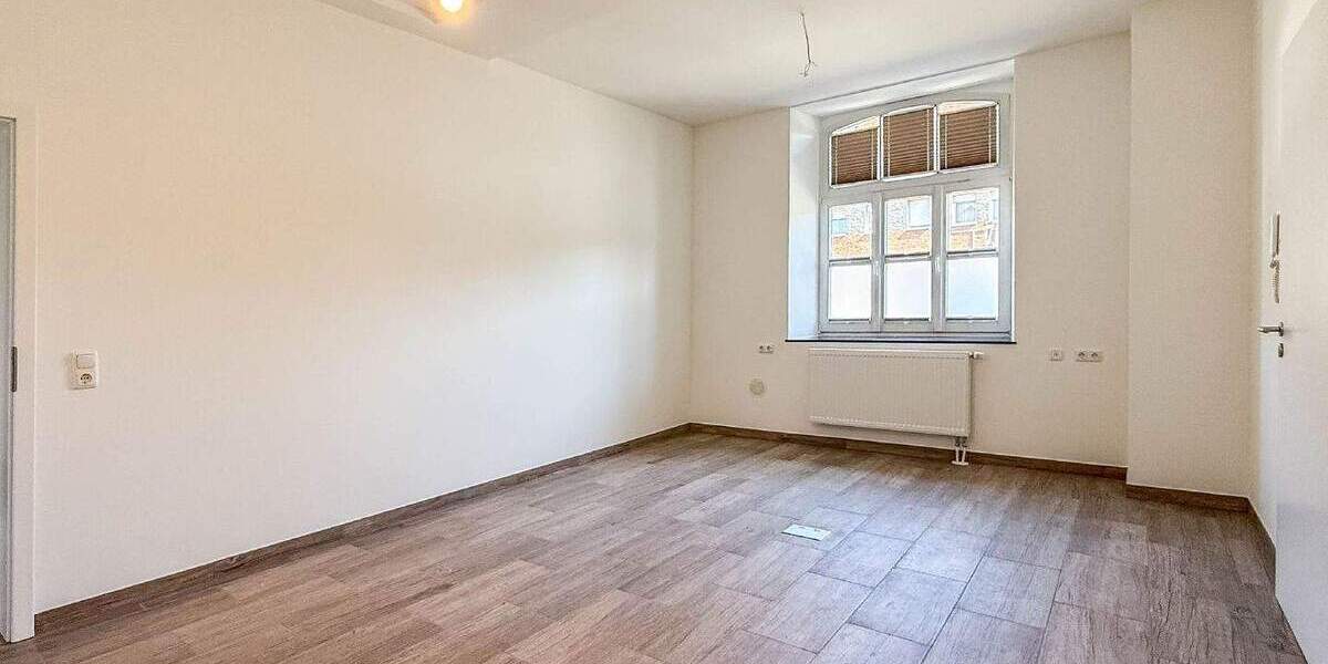 Gewerbeobjekt Overath Untereschbach - 6 Zimmer, 133 m&sup2;, 185.000&euro; | Angebot:25706570