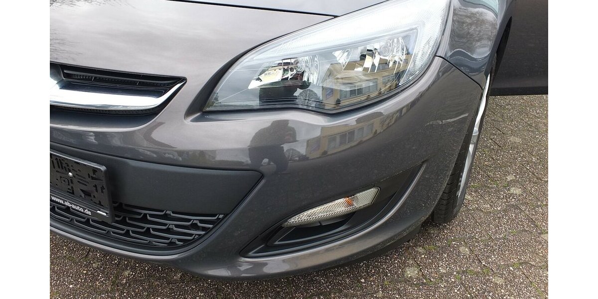 Opel Astra WM26: ACTIVE KLIMAANLAGE 17ZOLL LMF TEMPOMAT 92.855 km 6.904 &euro; Köln 50858